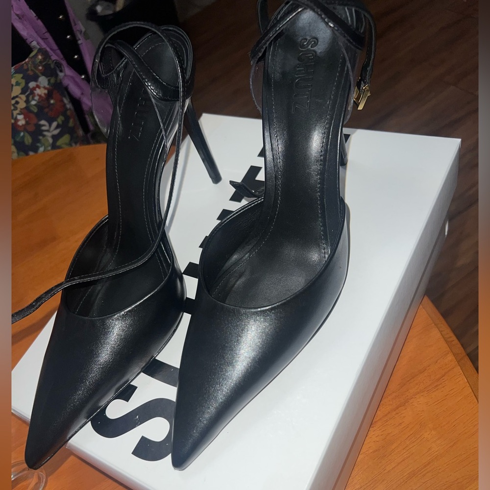 Schutz Elegant Black Stilettos size 9 NwB